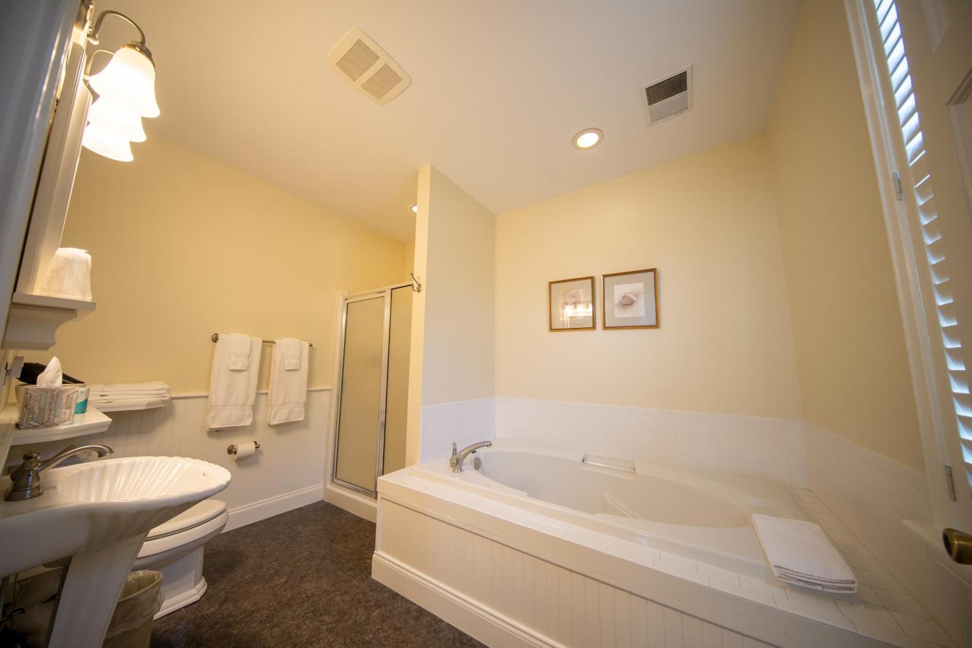The Edenton Collection-The Granville Queen Inn Номер фото