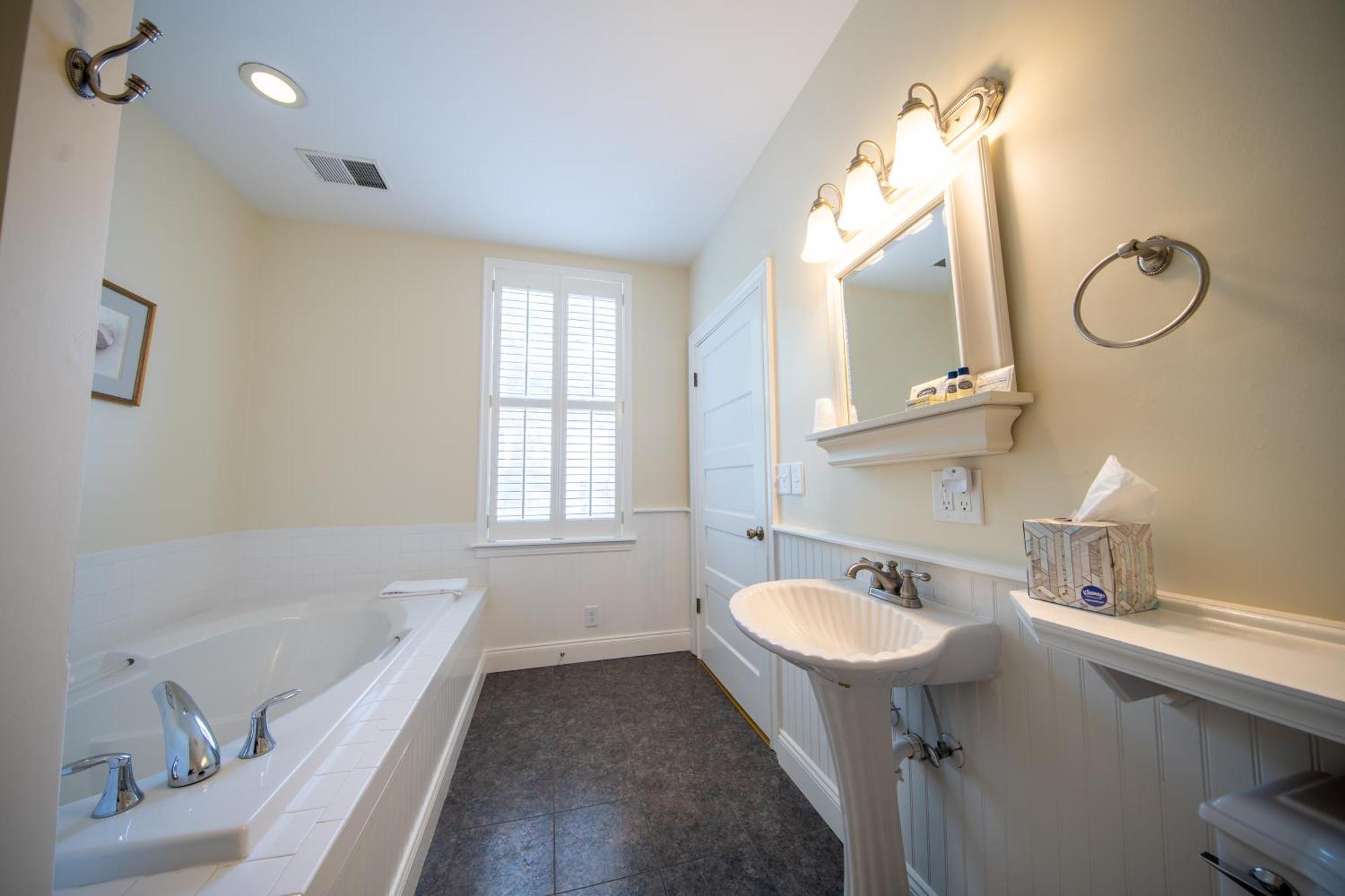 The Edenton Collection-The Granville Queen Inn Номер фото